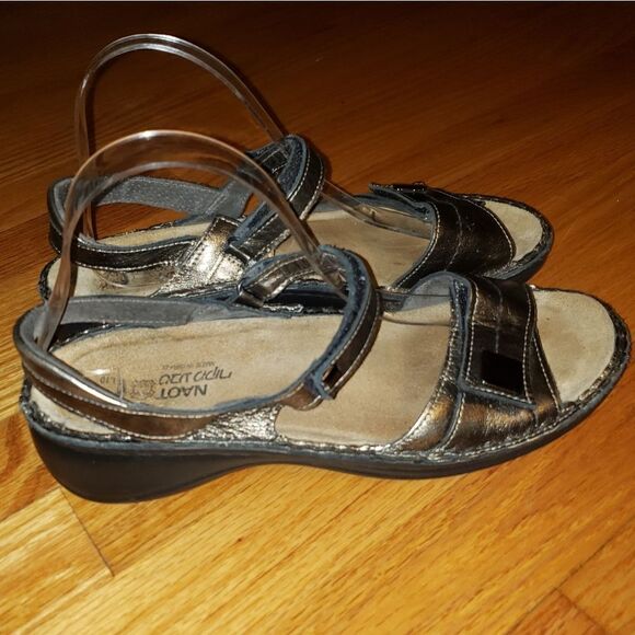 Naot gold leather Slingback Sandals - Picture 1 of 7